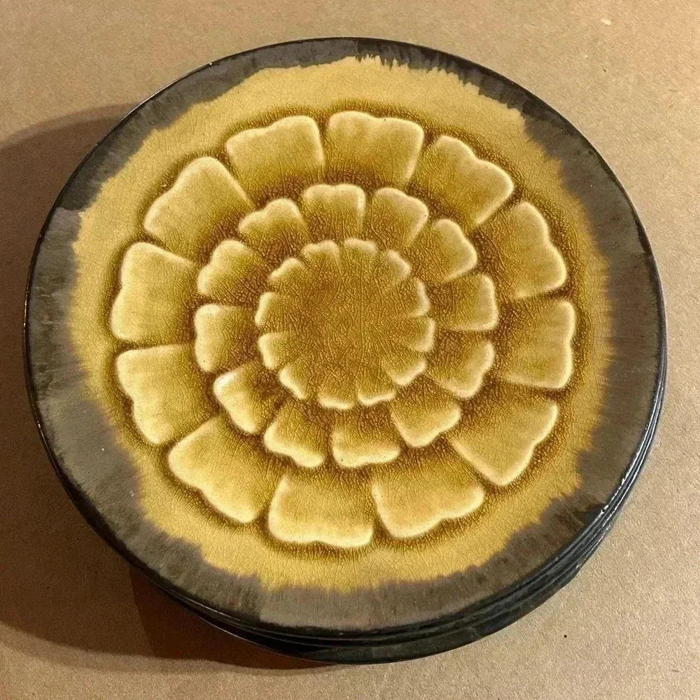 Pier 1 dish